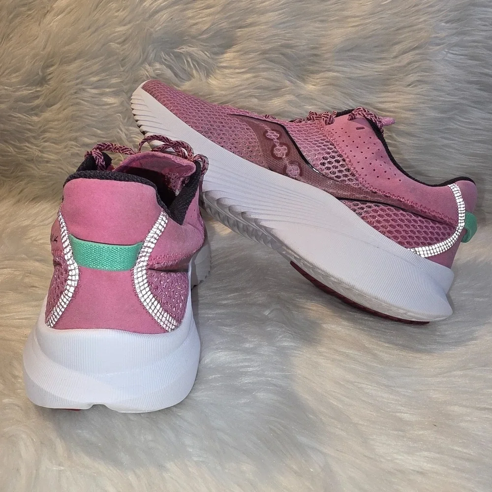 Women's Running Shoes - Size 9.5 - Saucony Kinvara 14 Peony/Sprig S10823-25